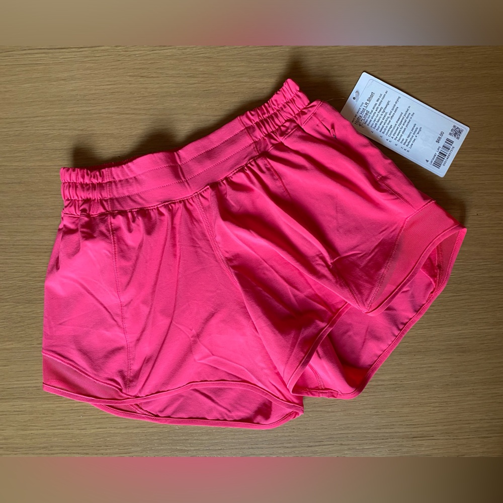 NWT Lululemon hotty hot shorts 4” in pink